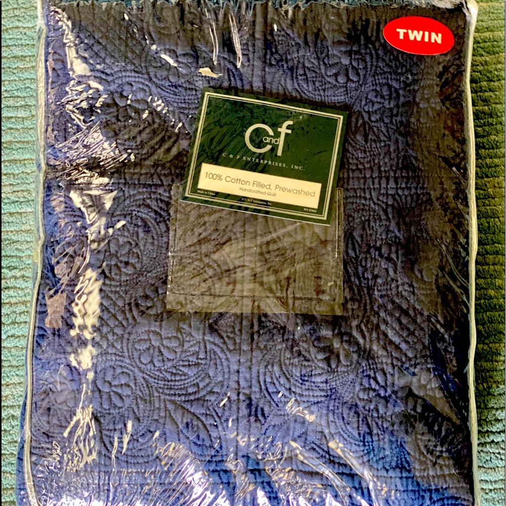 Neiman Marcus C&F Luxury Quilt Twin